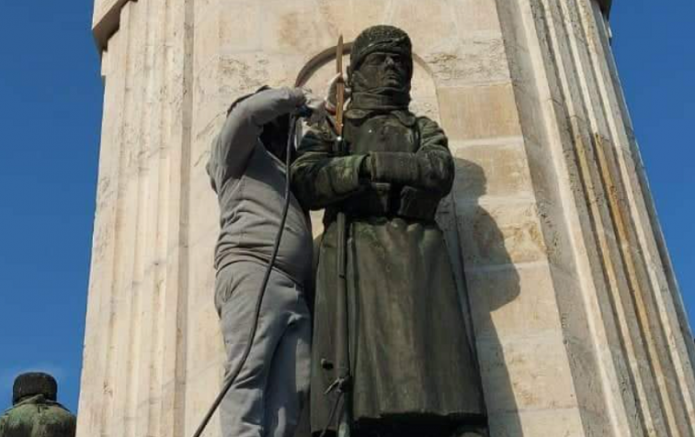 Беше възстановен откраднатият щик на паметника Майка България във Велико