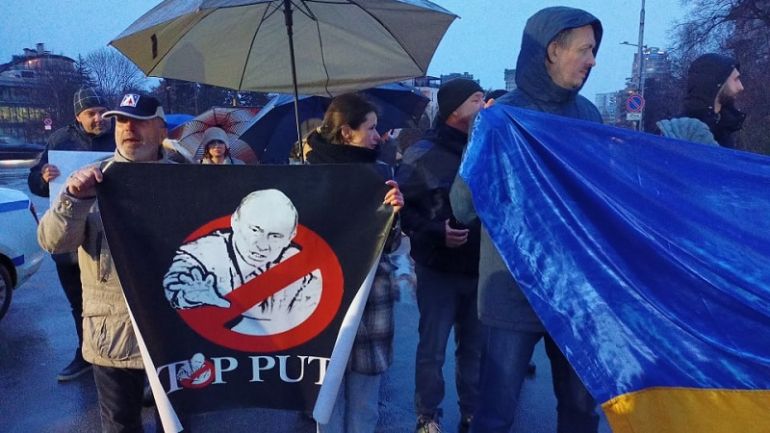На 200 софиянци блокираха руското посолство. Те протестираха срещу поредната