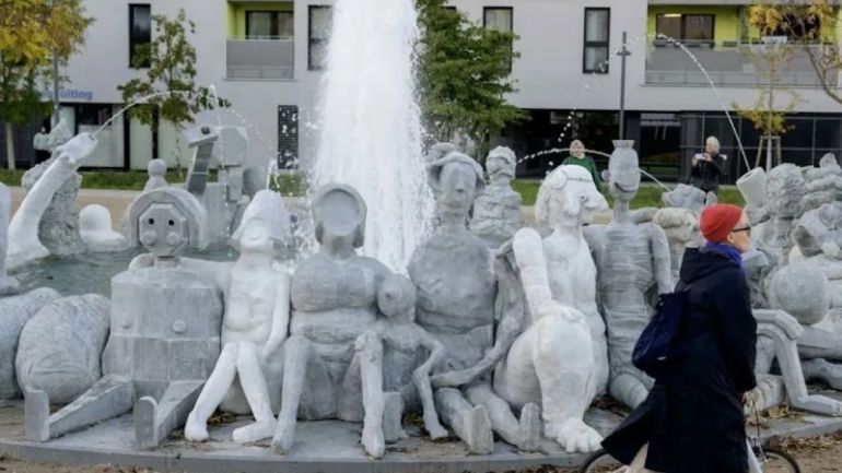 Нов фонтан във Виена предизвика масово недоволство и иронични подмятания