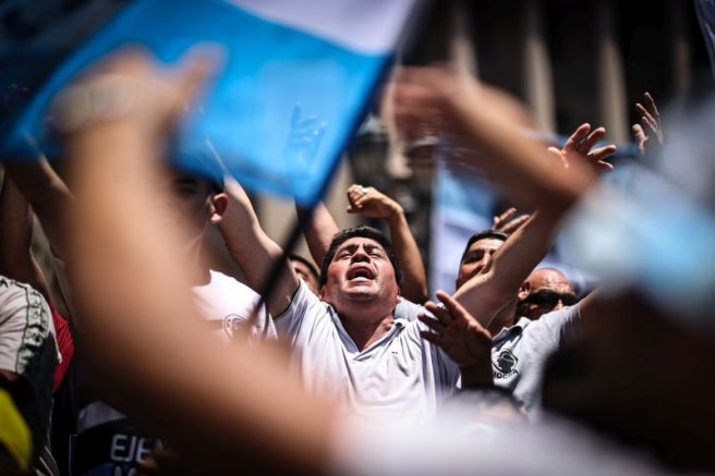 Хиляди аржентинци протестираха по улиците на Буенос Айрес срещу мащабните