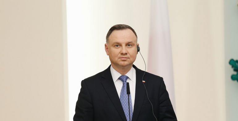 Полският президент Анджей Дуда заяви че ще помилва двама бивши