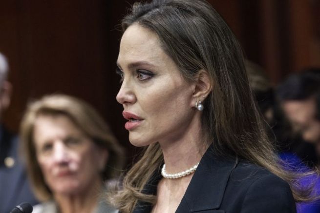 Американската актриса Анджелина Джоли остро осъди продължаващия геноцид извършван от