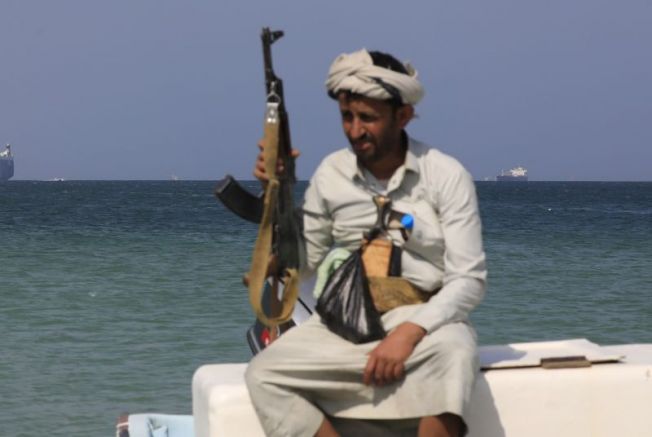 Снимка: Хутите отново атакуваха търговски кораб - в Аденския залив