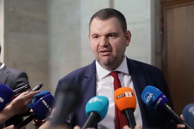 Съпредседателят на ДПС Делян Пеевски заяви, че по-често е работил