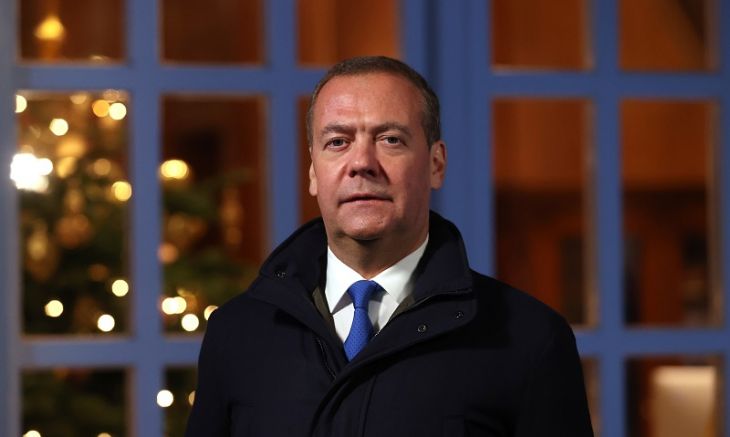 Бившият руски президент Дмитрий Медведев предупреди, че всякакви украински атаки
