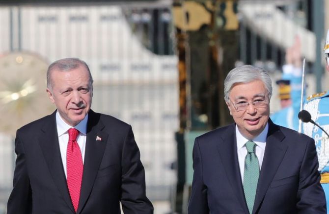 Турският президент Реджеп Таип Ердоган проведе телефонен разговор с казахстанския