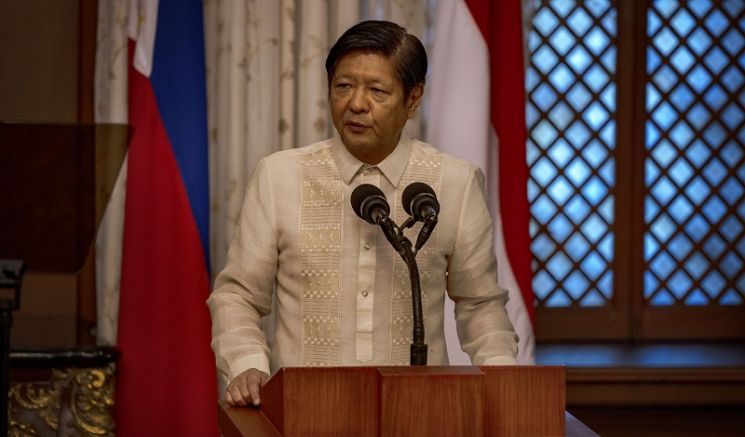 Китайските власти съобщиха че са извикали филипинския посланик след като