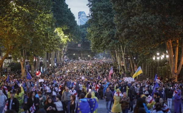 Хиляди протестиращи протестираха в Тбилиси срещу законопроекта за чуждестранно влияние