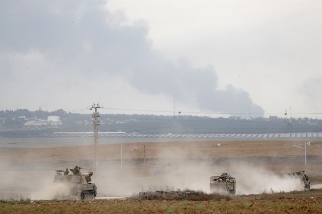 Според свидетели израелските танкове са навлезли в покрайнините на град