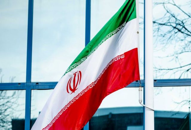Иранската революционна гвардия залови в неделя чужд петролен танкер, превозващ