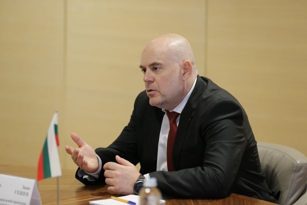 Министърът на правосъдието Крум Зарков насрочи изслушване на Иван Гешев