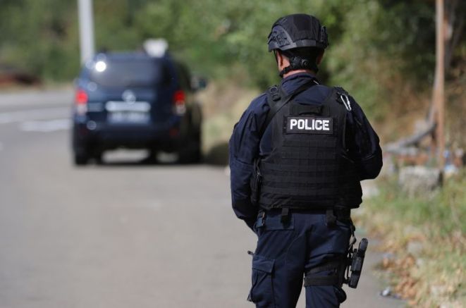 До момента косовската полиция е убила трима терористи в село