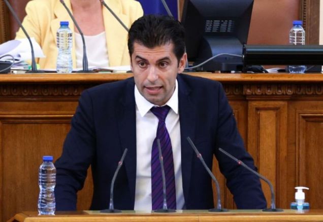 Премиерът Кирил Петков избухна срещу лидера на Възраждане Костадин Костадинов