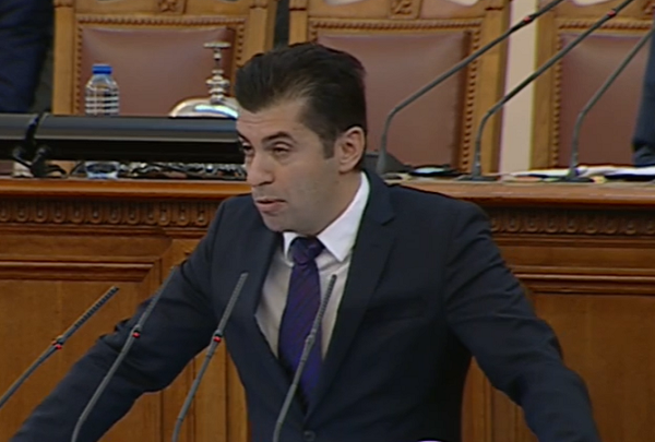 Министър председателят Кирил Петков ще бъде изслушан днес в парламента за
