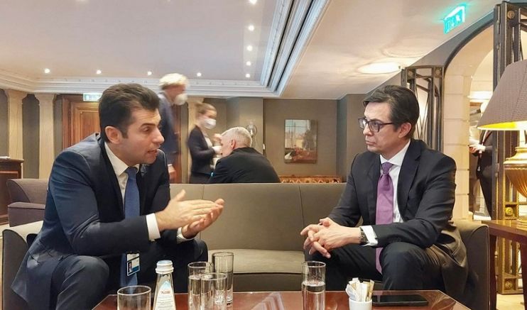 Македонският президент Стево Пендаровски съобщи че е провел среща с