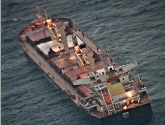 Плаващият под малтийски флаг български търговски кораб Руен остава край