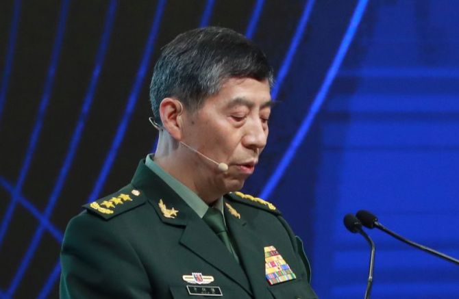Китайският министър на отбранатаЛи Шанфупристигна на тридневна визита в Беларус