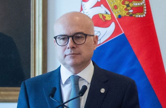 Сръбският вицепремиер и министър на отбраната Милош Вучевич заяви в