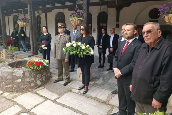 Посолството на България в Скопие и представители на българите в