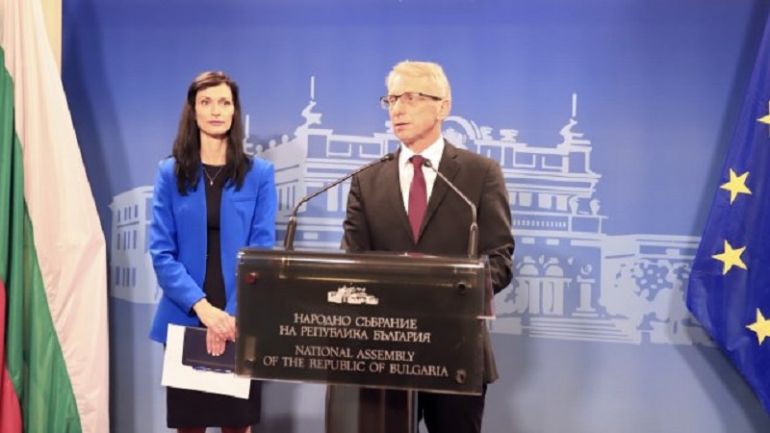 Правителството в оставка на премиера Николай Денков и вицепремиера Мария