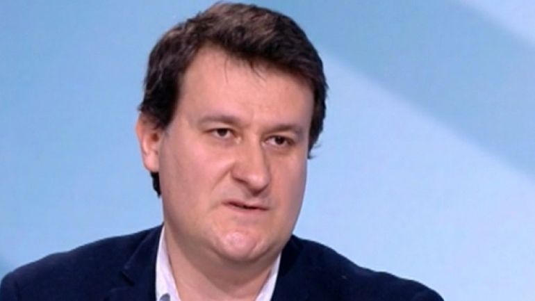 Политологът доц Милен Любенов коментира пред BGonAir очертаващия се трети