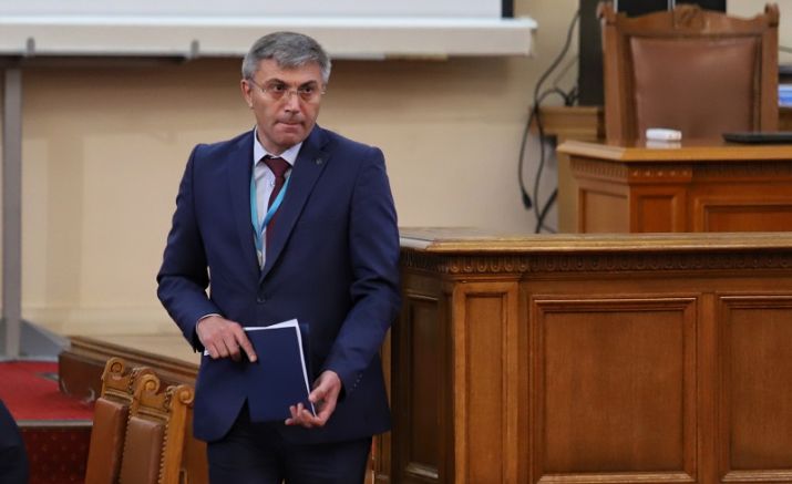 Мустафа Карадайъ атакува премиера в парламента и заподозря, че при