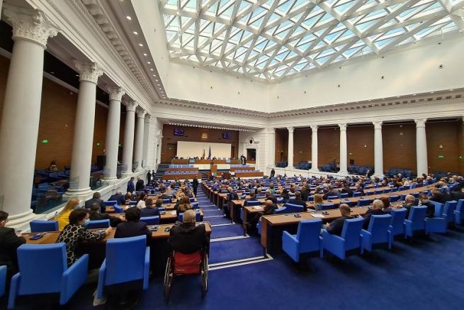 Снимка: Депутатите обсъждат оставката на Росен Желязков