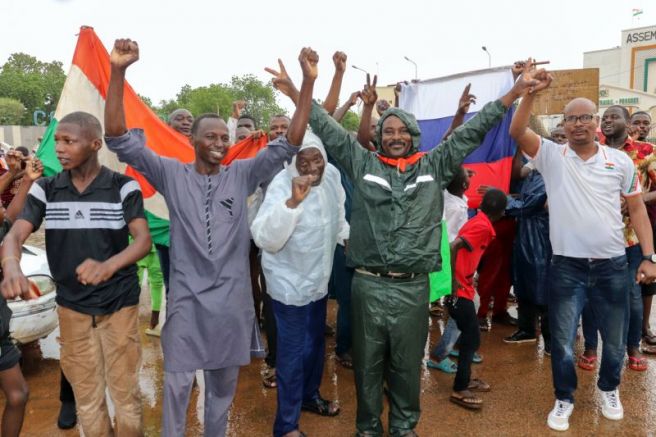 Поддръжници на хунтата която превзе Нигер с преврат по рано тази