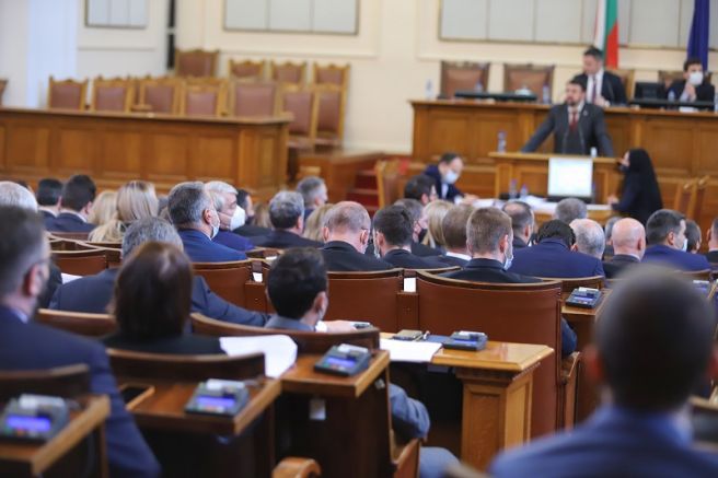 Депутатите приеха финансовата рамка на държавата за тази година Управляващите