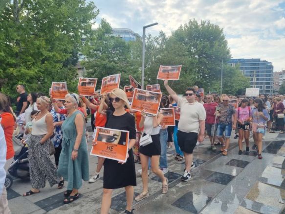 В цяла България се провеждат митинги и шествия в подкрепа