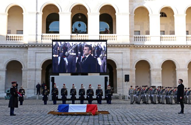 Франция отдаде последна почит на големия строител на обединена Европа