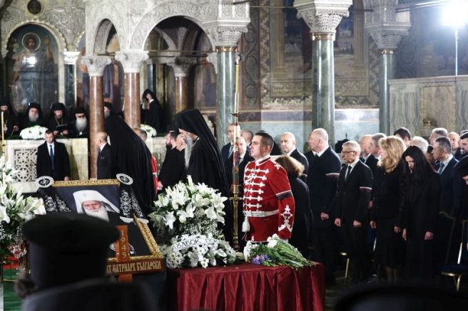 България се прощава със своя духовен водач – патриарх Неофит.От