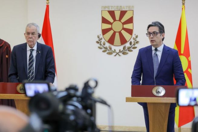 Македонският президент Стево Пендаровски преброи 3500 българи в страната По време