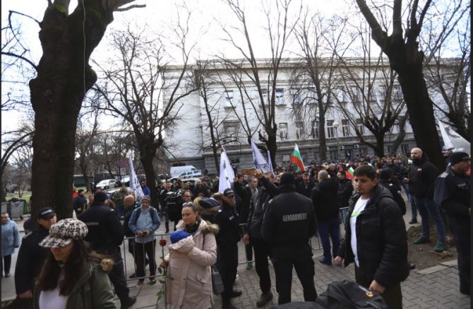 Протест в подкрепа на пребития в Охрид македонски българин Християн