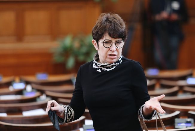 Депутатката от Продължаваме промяната Рена Стефанова се призна за виновна