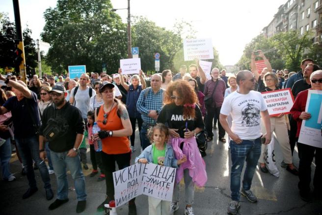 Столичани излязоха на пореден протест срещу организацията на движението в