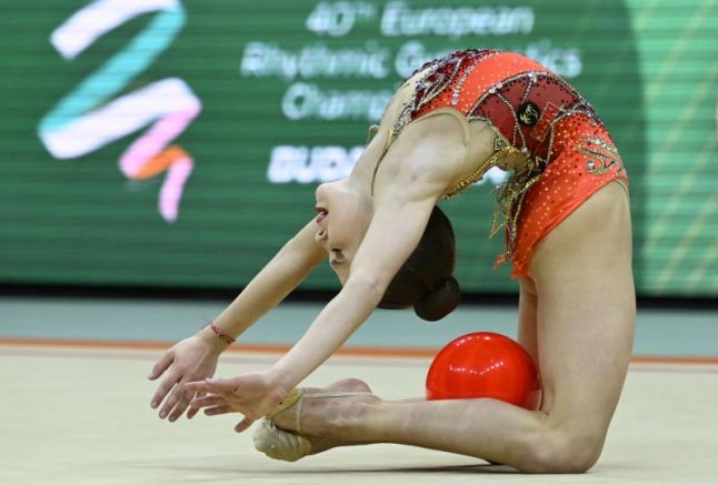 Българката Стилияна Николова спечели асоблютната европейска титла по художествена гимнастика