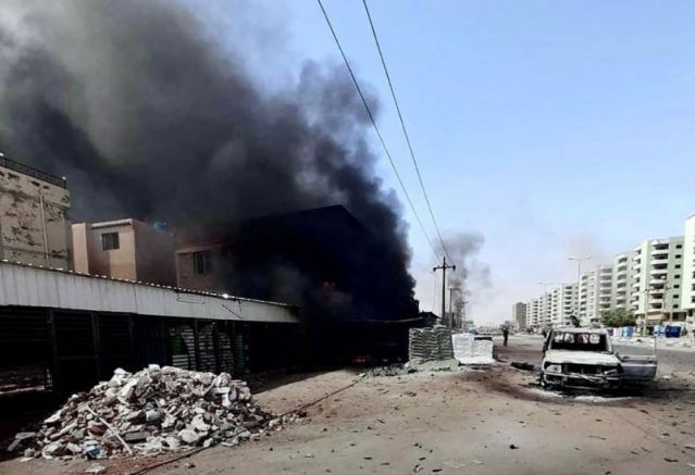 Въздушни удари разтърсиха столицата на Судан Хартум само часове преди