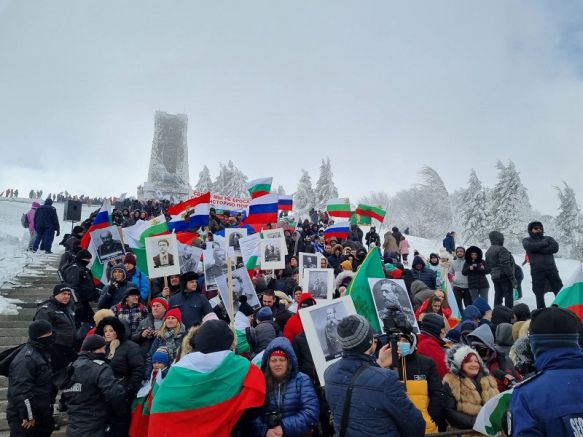 Ген. Любен ПандевИ тази власт води България към позора на