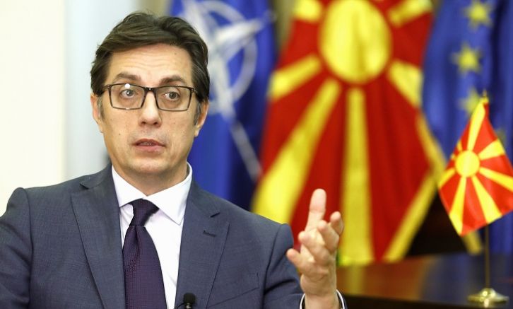 Президентът на Северна Македония Стево Пендаровски връчи мандата за съставяне