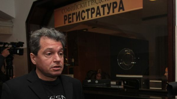 Дебатите в парламента за оставката на военния министър Стефан Янев
