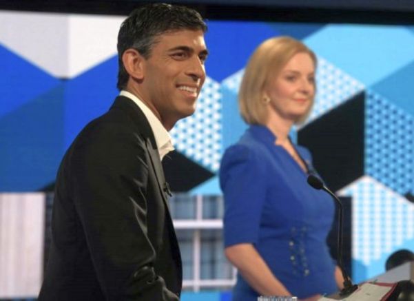 Телевизионният дебат с високи залози между двамата кандидати за наследник