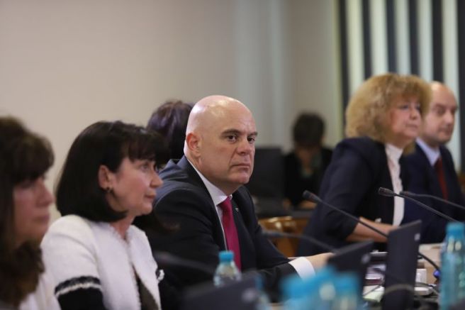 Пленумът на ВСС започна разглеждането на второто искане за отстраняване