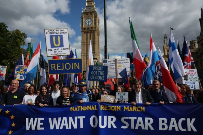 Активисти против Брекзит демонстрираха в центъра на Лондон с искане