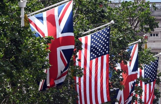 Съединените щати и Великобритания обявиха широкообхватни санкции срещу иранската програма