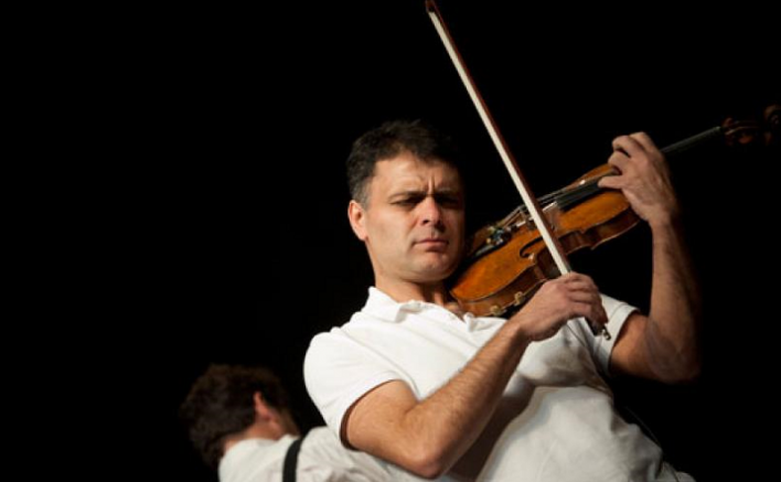 Световноизвестният български цигулар Васко Василев и солисти от оркестъра на