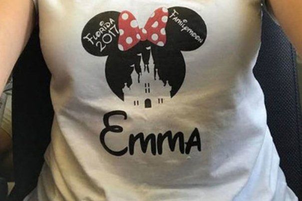 "Скандалната" тениска на Ема Райкс, която смути летището в Англия