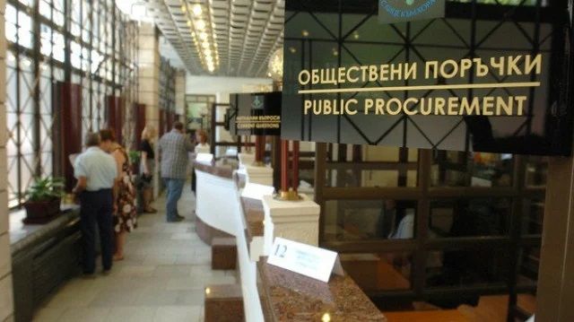 България стопира сключването на обществени поръчки с руски граждани, а
