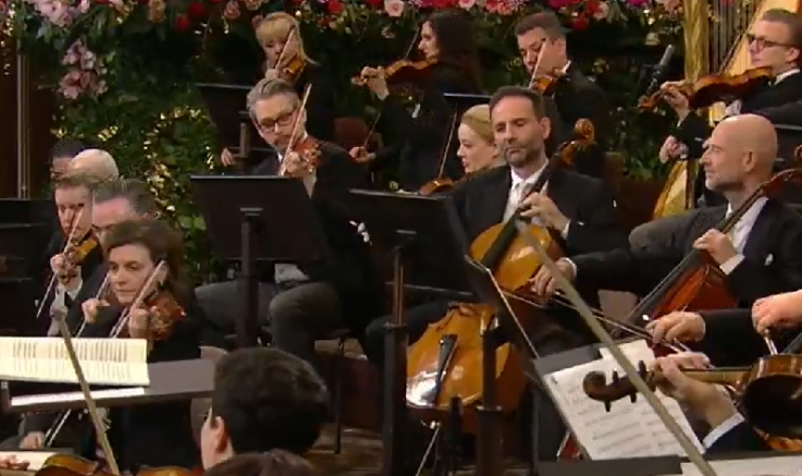 Виртуозната цигуларка Албена Данаилова е първата жена концертмайстор на новогодишния концерт