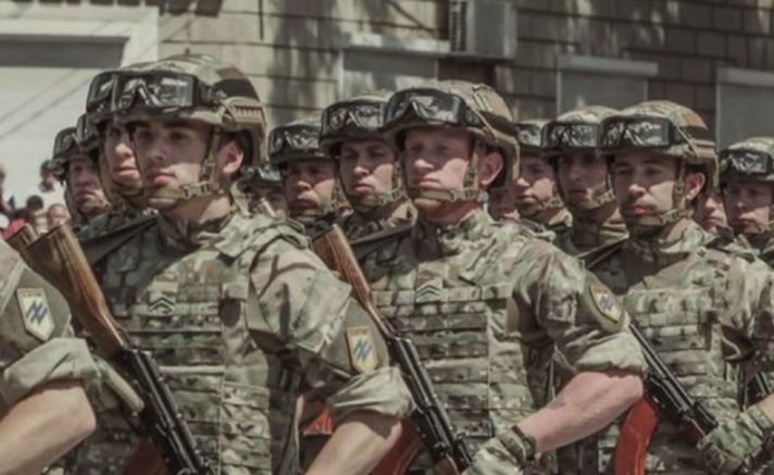Легендарният полк Азов започна набиране на нови войници съобщи агенция
